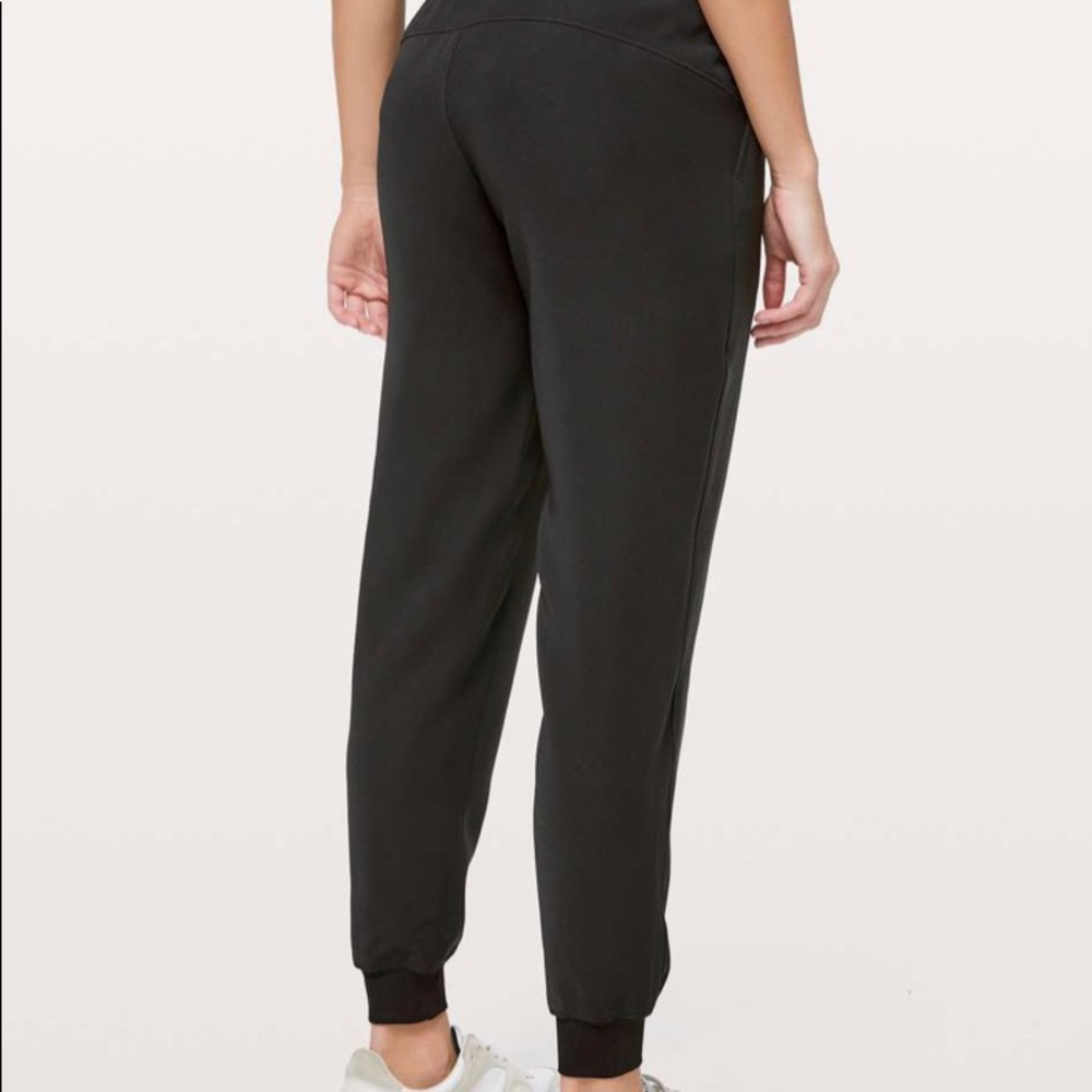 Lululemon On The Fly Jogger - Picture 3 of 3